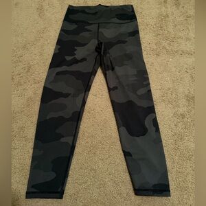 Aerie camo 7/8” legging